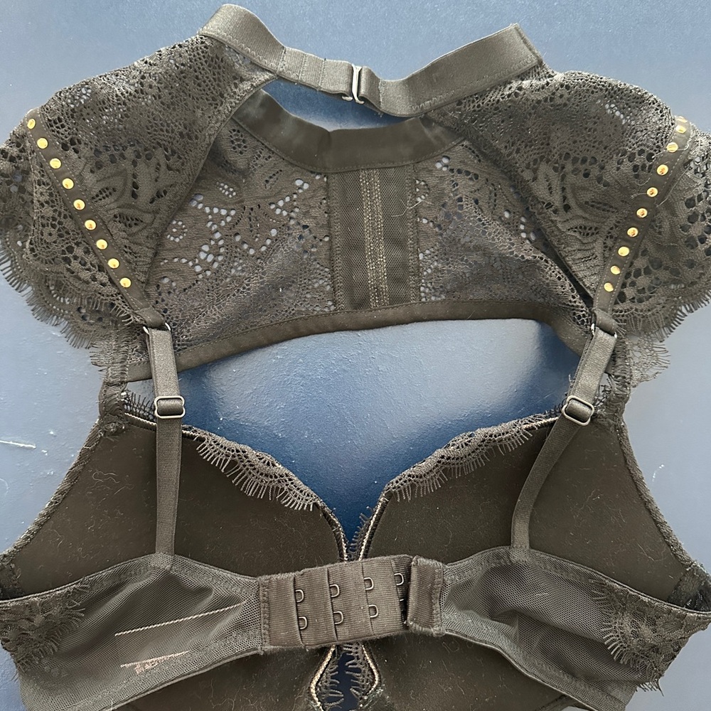 Victoria Secrets Top/bra - Picture 2 of 3